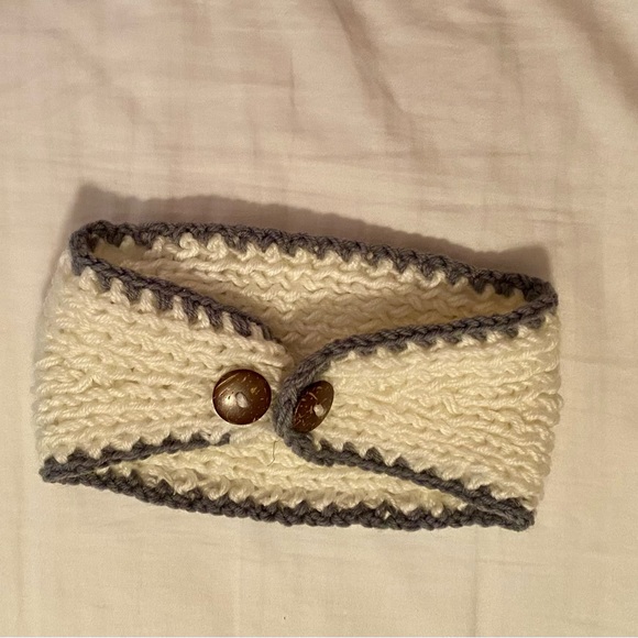 Cold weather cream and gray head band with flower accent. - Picture 2 of 3